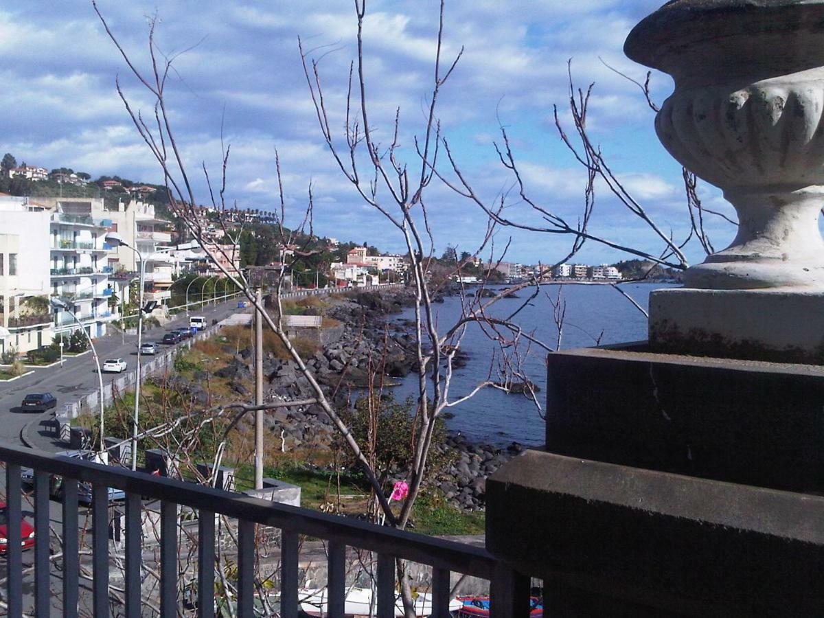 La Terrazza Dei Normanni Lejlighed Aci Castello Eksteriør billede